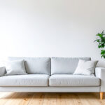 【無料素材】北欧風のグレーのソファ・コピースペース